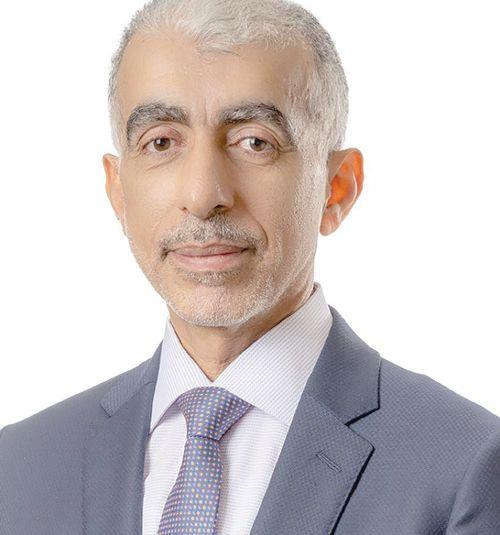وزير الأشغال يشيد بدور الشباب البحريني في تنفيذ المشاريع التطويرية والخدمية