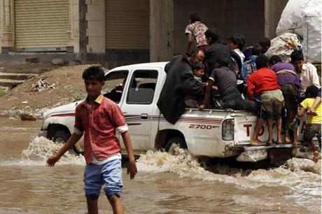 اليمن يوجه نداء عاجلا لإغاثة آلاف المتضررين جراء السيول