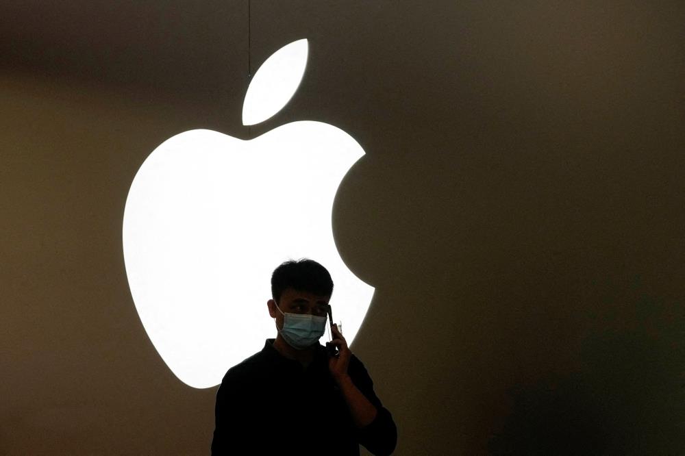 Apple Enjoys 'Symbiotic' Relationship With China, Cook Says