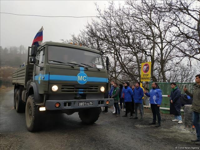 More Vehicles Of Russian Peacekeepers Move Freely Along Azerbaijan's Lachin-Khankendi Road