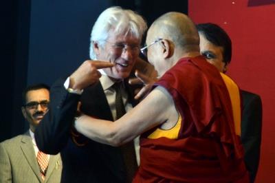  Gere With US Congress Members To Build Support For Tibet 