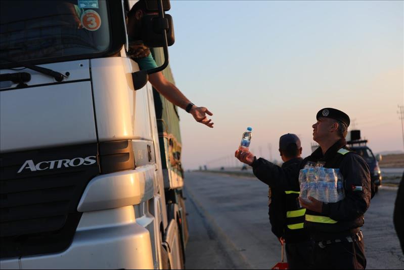 Highways' Patrols Continues Iftar Initiative To Urge Drivers To Slow Down At Sunset
