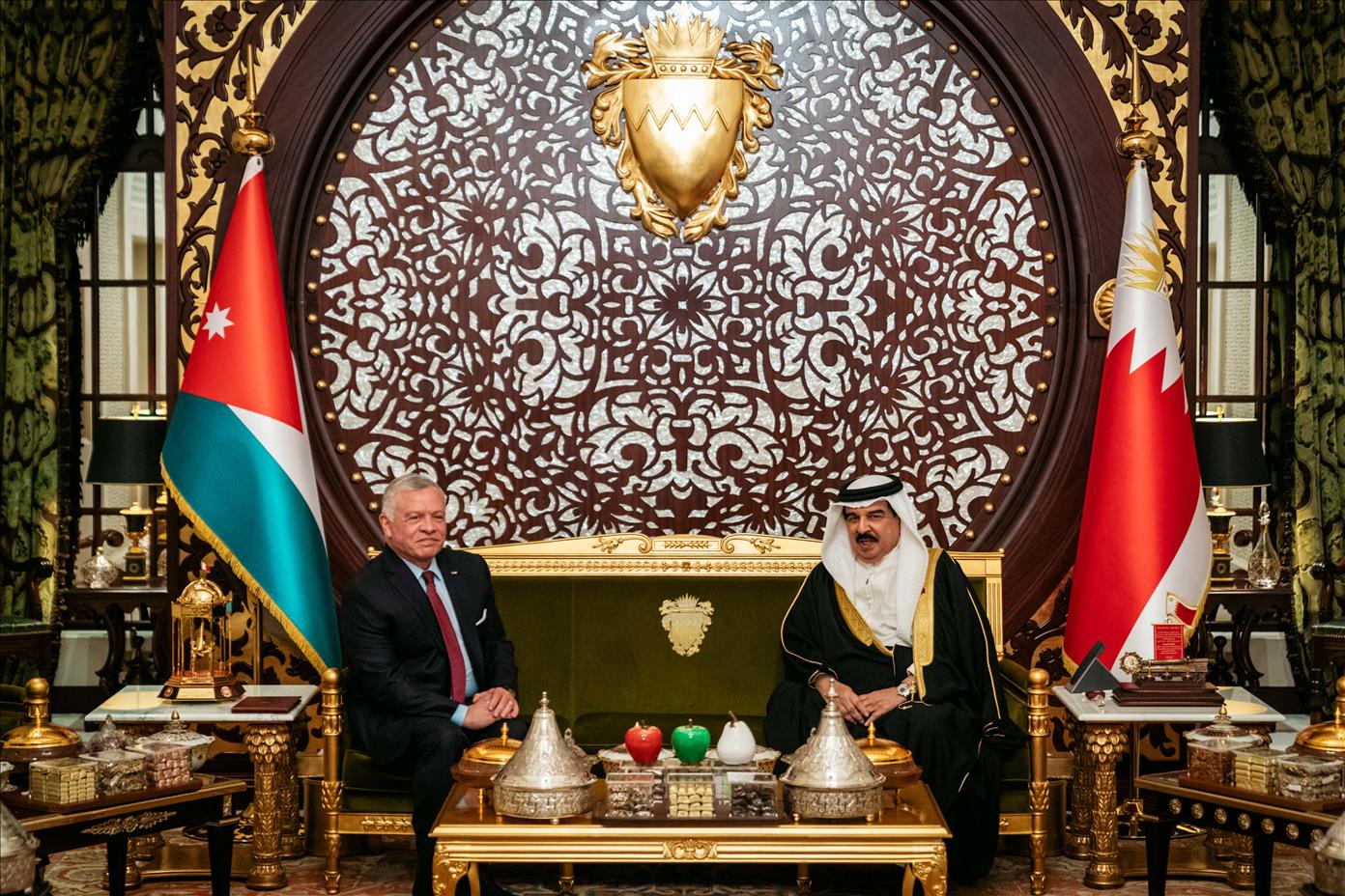 King Meets Bahrain Monarch