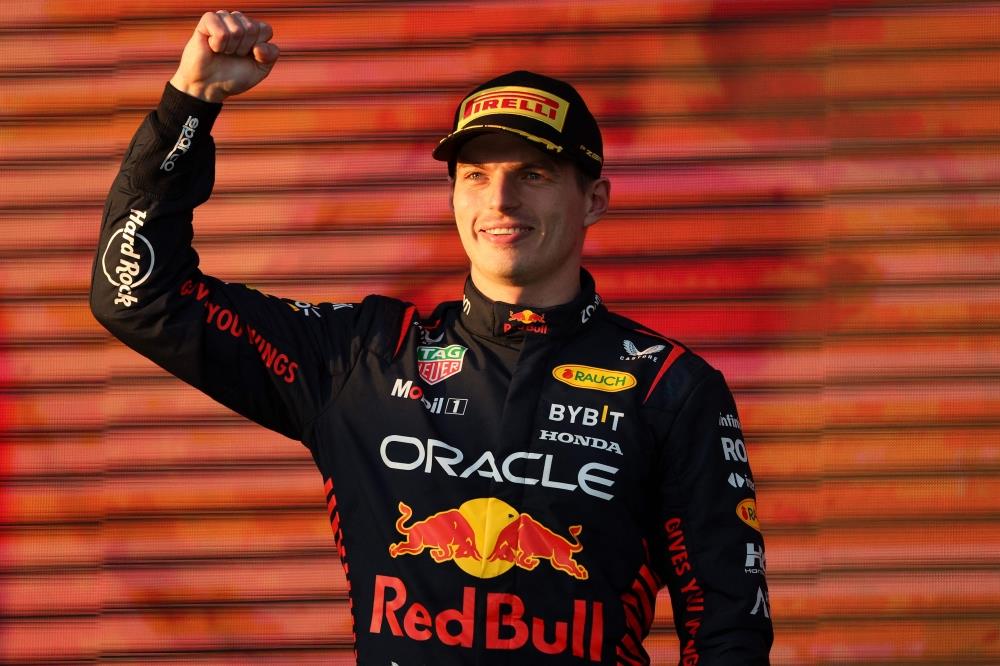Verstappen Beats Hamilton To Win Chaotic Australian Grand Prix