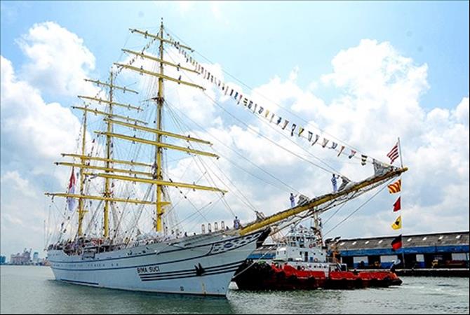 Indonesian Navy Ship KRI Bima Suci Arrives In Colombo