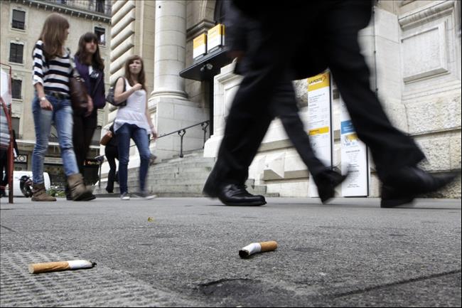 Genf verbietet das Rauchen an einigen öffentlichen Plätzen im Freien