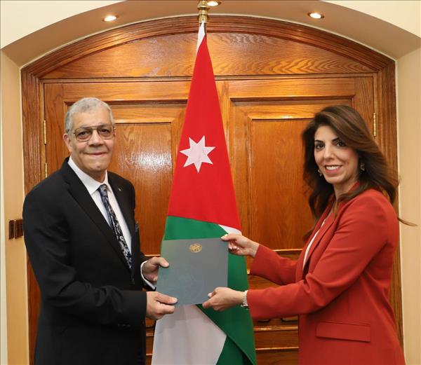 New Algerian Envoy Presents Credentials