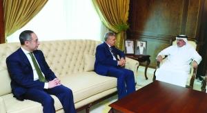 Transport Minister Meets Suez Canal Authority Chief