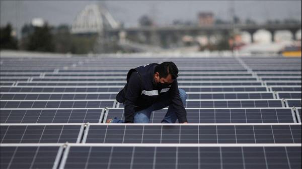 Solar Investment Outshines Oil: IEA