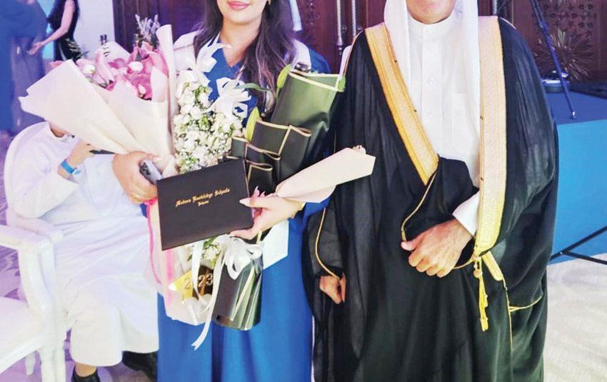 الدكتور ياسر الشيراوي يحتفل بتخرج ابنته شيخة في الثانوية العامة بمدرسة المعارف بتفوق