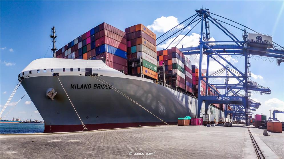 ميناء دمياط يتداول 33 سفينة للحاويات والبضائع العامة خلال 24 ساعة