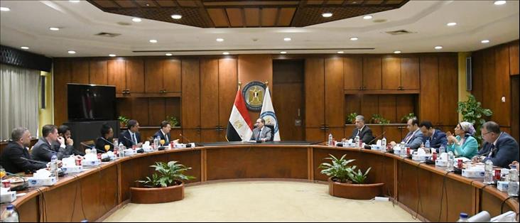 «شيفرون العالمية» تعتزم ضخ استثمارات كبيرة في مصر
