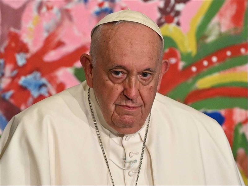 الفاتيكان: إصابة البابا فرنسيس بحمى