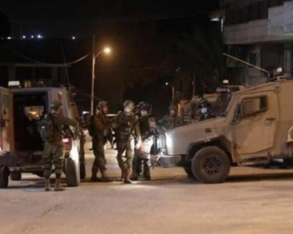وسط اشتباكات عنيفة.. قوات الاحتلال تعتقل ثلاثة شبان من نابلس وجنين