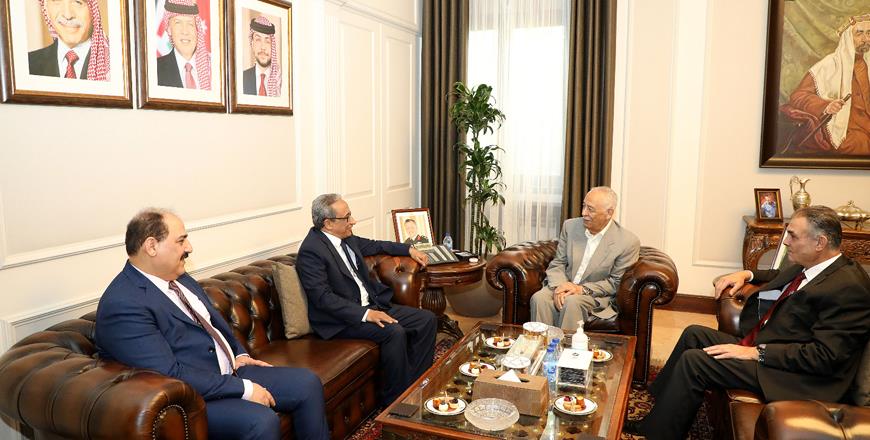 Royal Court Chief Meets With Secretary-General Of Council Of Arab Economic Unity