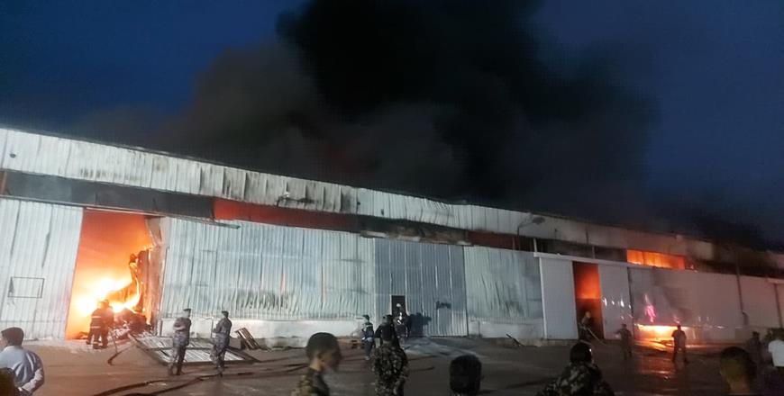 Civil Defence Extinguishes Fire In Aqaba Warehouses