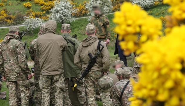 Instructors From Norway Train Ukrainian Soldiers To Safely Overcome Minefields