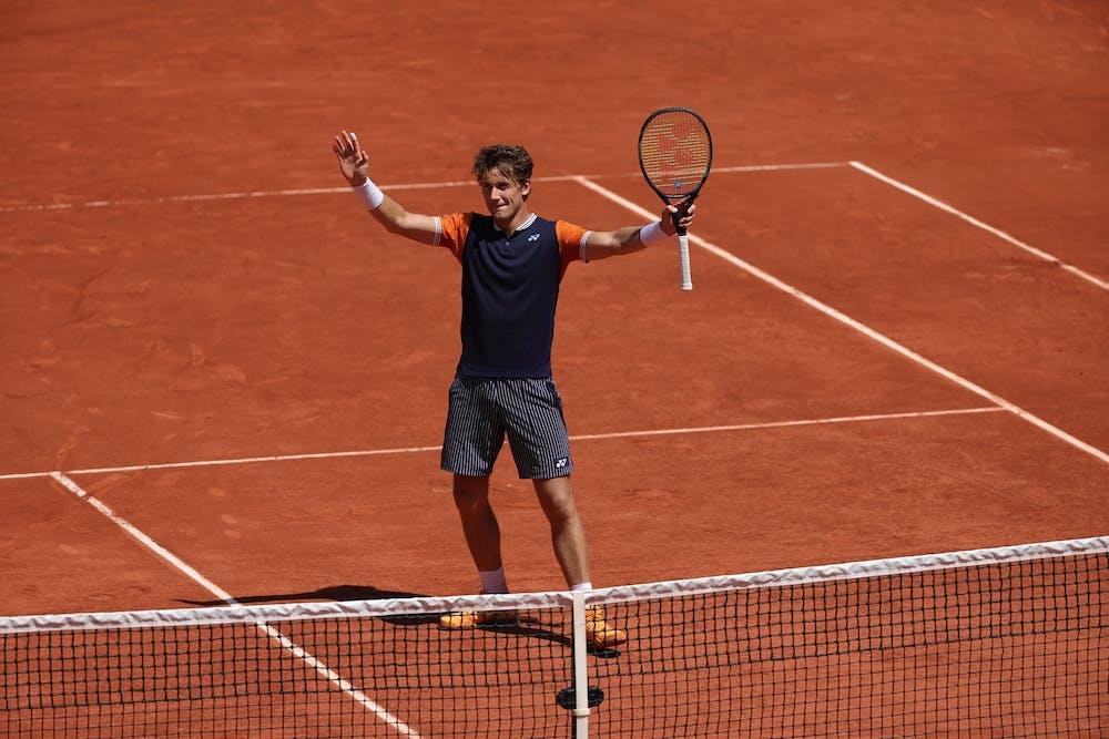  French Open: Ruud Beats Zhizhen To Seal His Spot In Fourth Round 