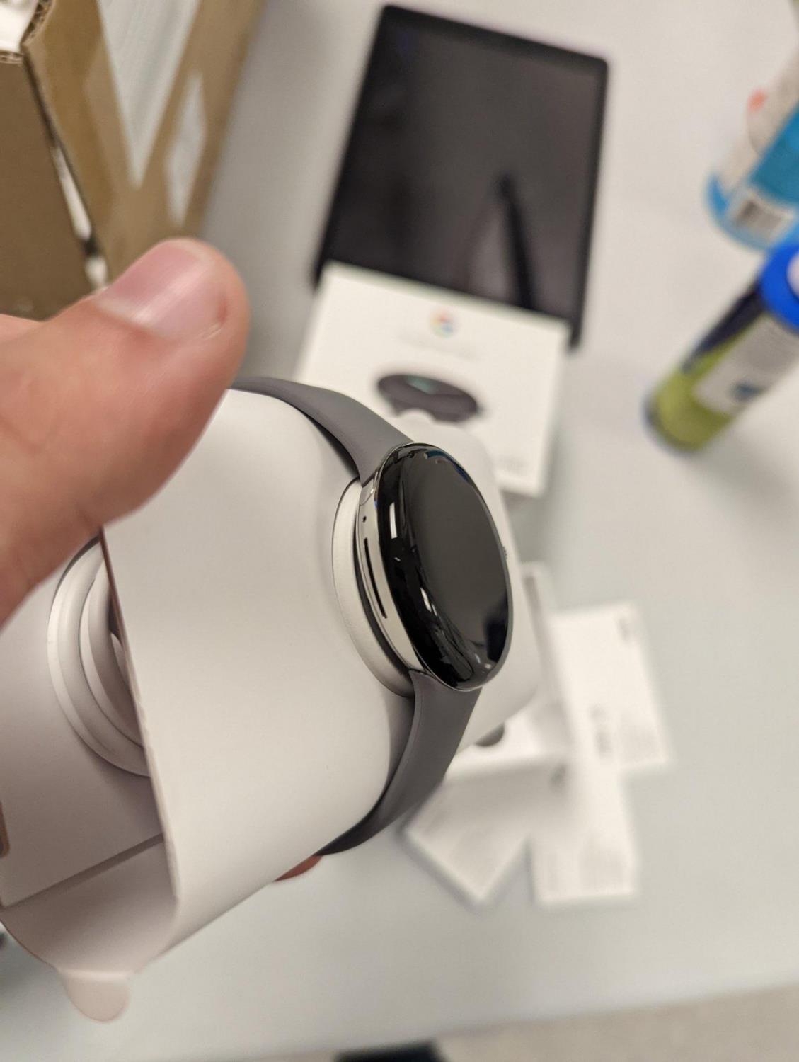  Google Pixel Watch's Backplate Falling Off For Some Users 