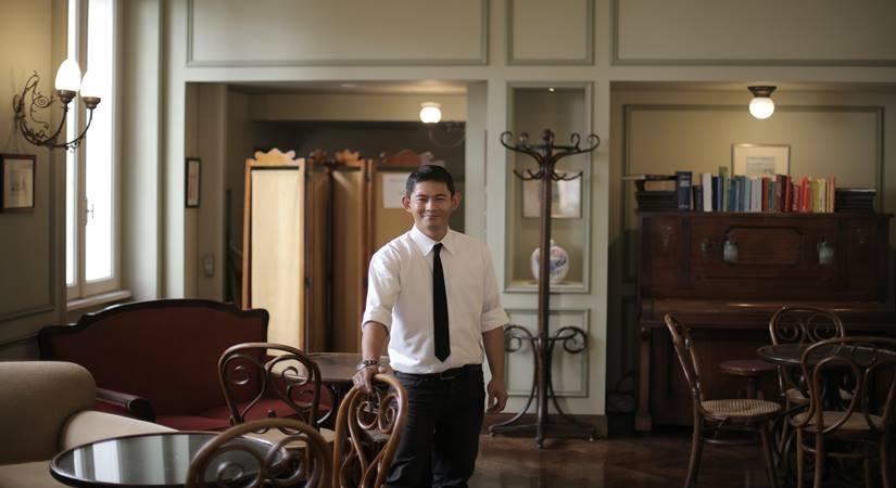  How To Start A Career In Hospitality Management 