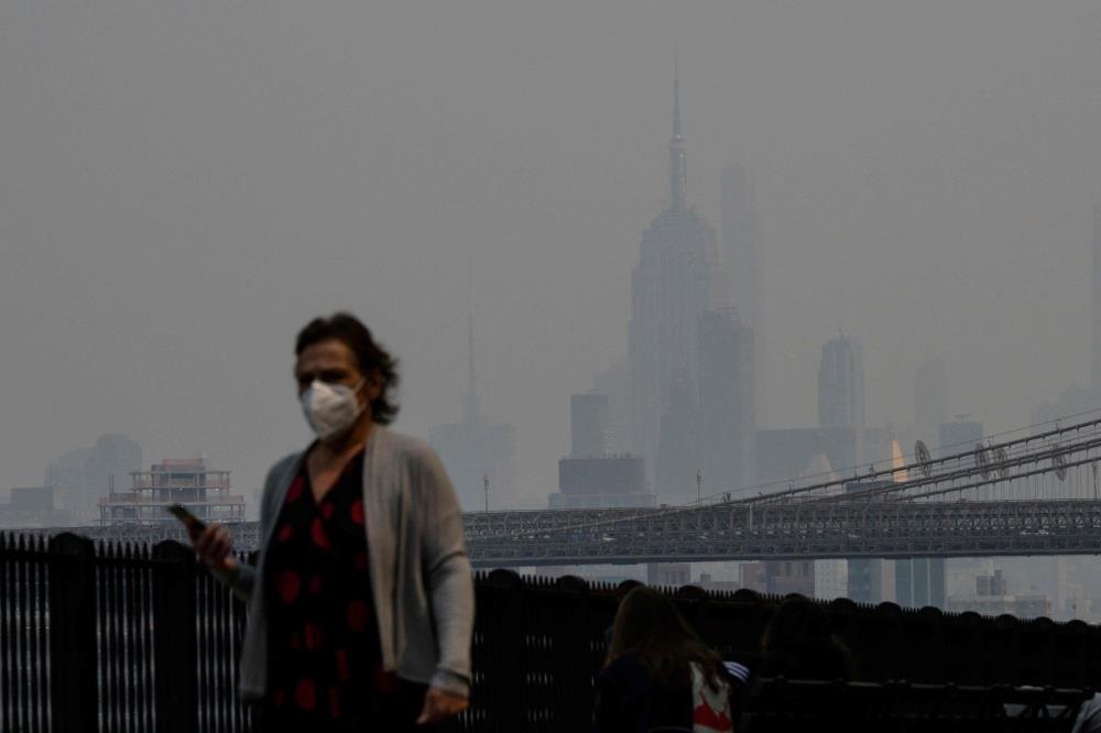 Smog From Canada Wildfires Blankets New York