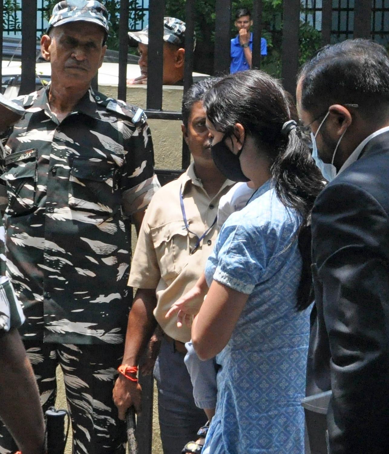  Tight Security At ED's Kolkata Office Ahead Of Rujira Banerjee's Appearance 