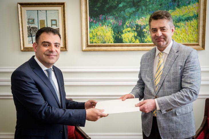 Newly Appointed Ambassador Of Azerbaijan Presents Copy Of Credentials To Deputy FM Of Ukraine