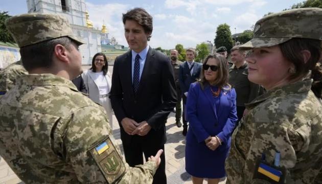 Canada's PM Makes Surprise Visit To Kyiv