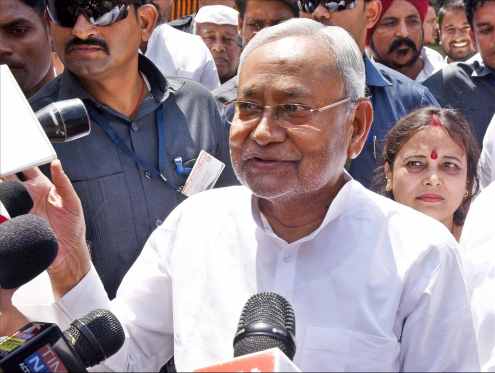 Security Breach During Nitish Kumar's Morning Walk In Patna - Vimarsana News