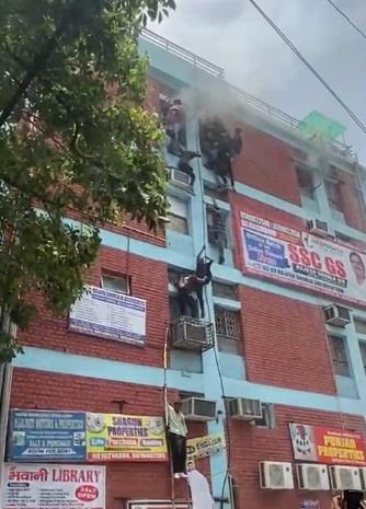 Delhi HC Takes Suo Motu Cognisance Of Mukherjee Nagar Fire Incident - Vimarsana News