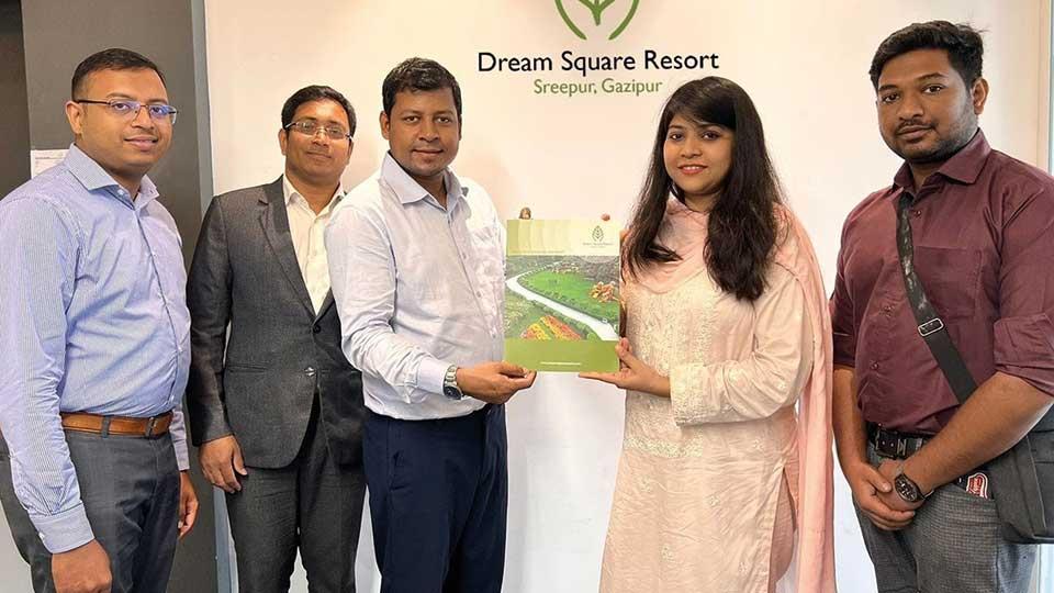 Hat Bakso's Souvenirs Available At Dream Square Resort's Gift Shop - Vimarsana News