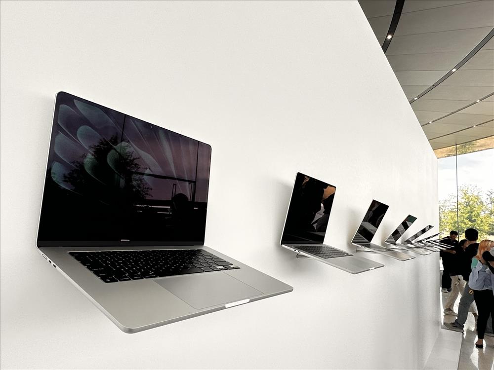15-Inch Apple Macbook Air Redefines Laptop Era With Super Productivity, Creativity - Vimarsana News