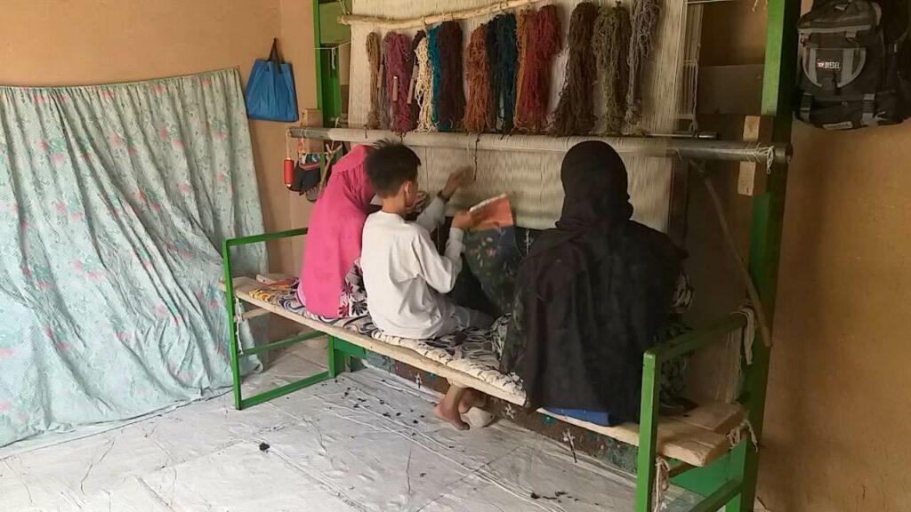 Baghlan Rug Weavers Ask Govt To Encourage Local Industry - Vimarsana News