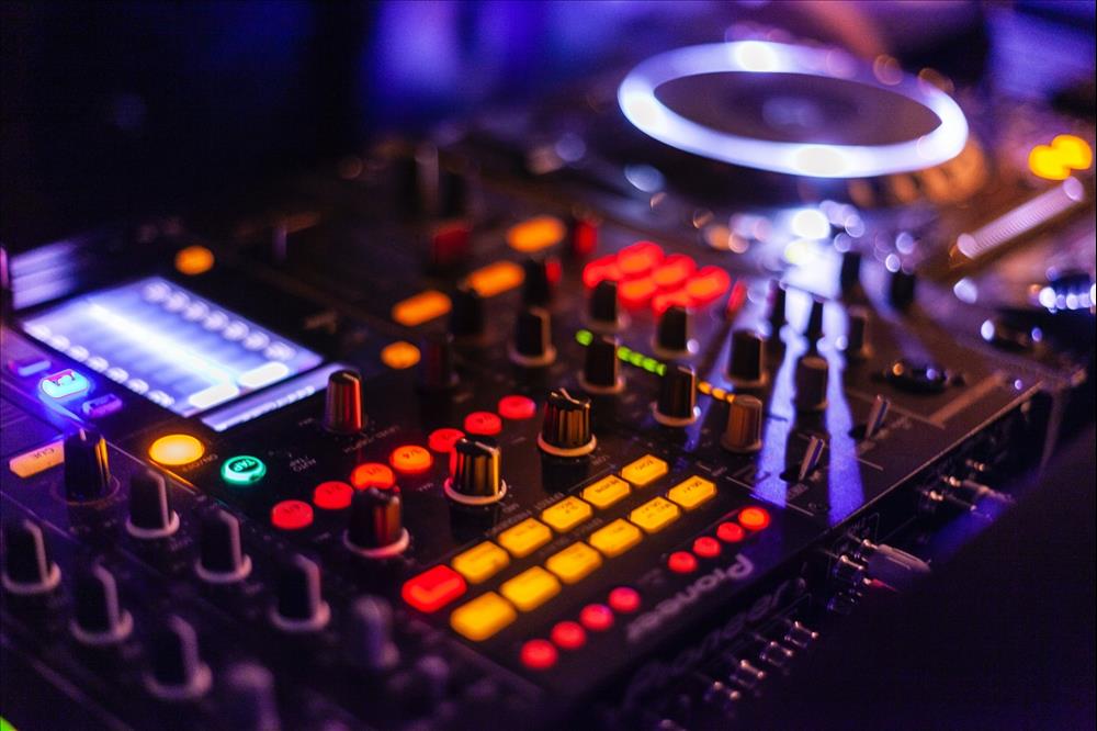 World's First AI DJ Goes On Air In US Via Radiogpt - Vimarsana News