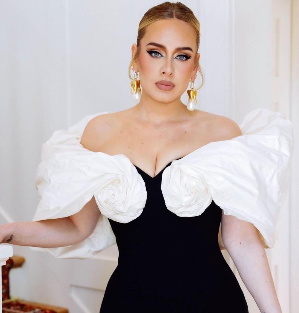 Adele Is Suffering From Painful Skin Condition That Requires 'Crude' Treatment - Vimarsana News