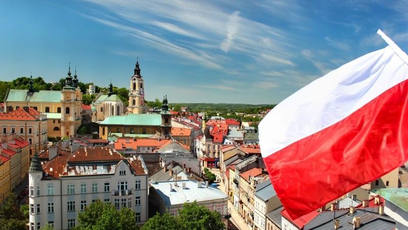 Nadwyżka obrotów bieżących Polski z eksportem netto wesprze wzrost PKB