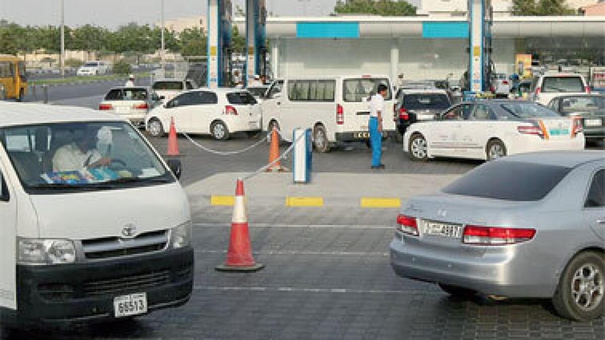 Uae Temperature Crosses 50°C Can A Full Gas Tank In Your Car Explode