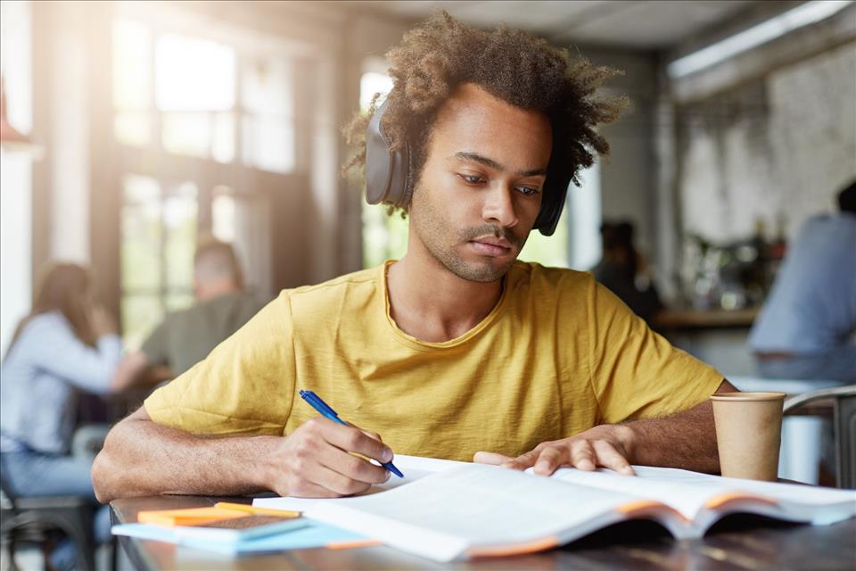 how-to-motivate-yourself-to-learn-a-language
