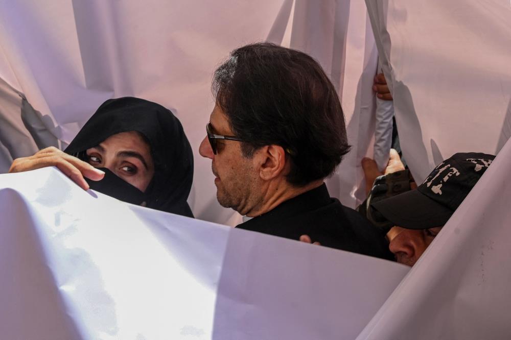 Sexy Full Time Attock Pakistan Video - Pakistan's Imprisoned Former Prime Minister Imran Khan Is Allowed A Brief  Visit By His Wife | MENAFN.COM