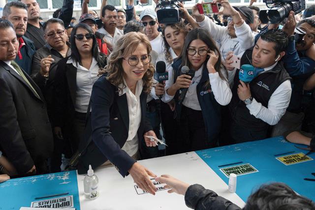 Polls Open In Tense Guatemala Run-Off, With Fears Of Interference
