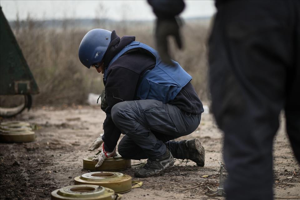 Ukraine War: After The Shooting Stops Landmines Will Keep Killing -- As ...