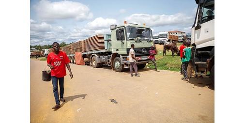 Quels intérêts commerciaux la France poursuit-elle au Gabon ?