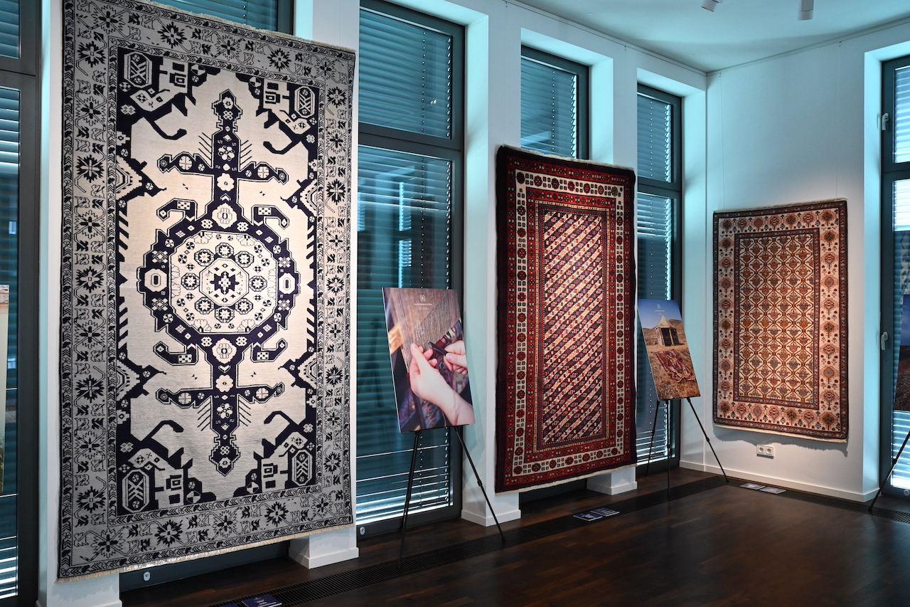 Exhibition Of Azerkhalcha Ojsc Carpets Is Held At The Azerbaijan Cultural Center In Berlin (Photo/Video)