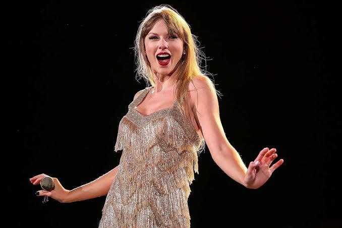 MTV VMAs: Taylor Swift Bags Eight Awards; Shakira Gets Video