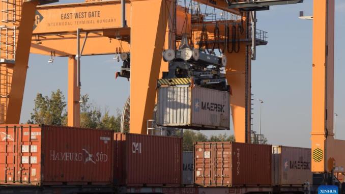 Experts Call For Boosting Growth, Exports To Further Narrow Lebanon's Trade Deficit