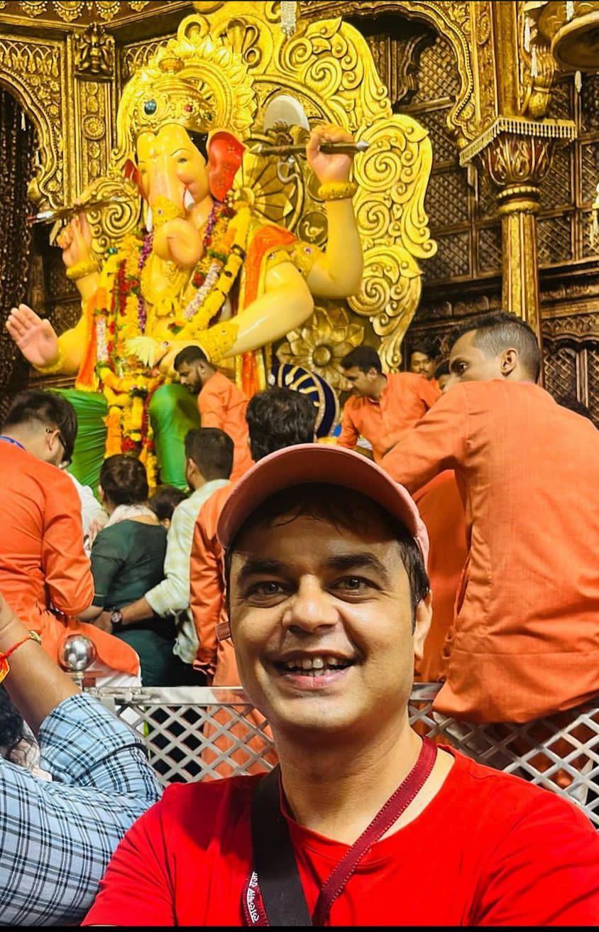 Sandeep Anand Visits Lalbaugcha Raja Ahead Of 'May I Come In Madam's Release