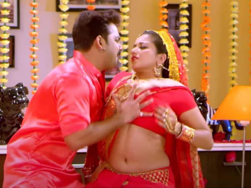 Xxx Video Sexy Bhojpuri Video - Monalisa SEXY Video: Bhojpuri Actress, Pawan Singh's Bedroom Romance On  'Pala Satake' Goes Viral-WATCH | MENAFN.COM
