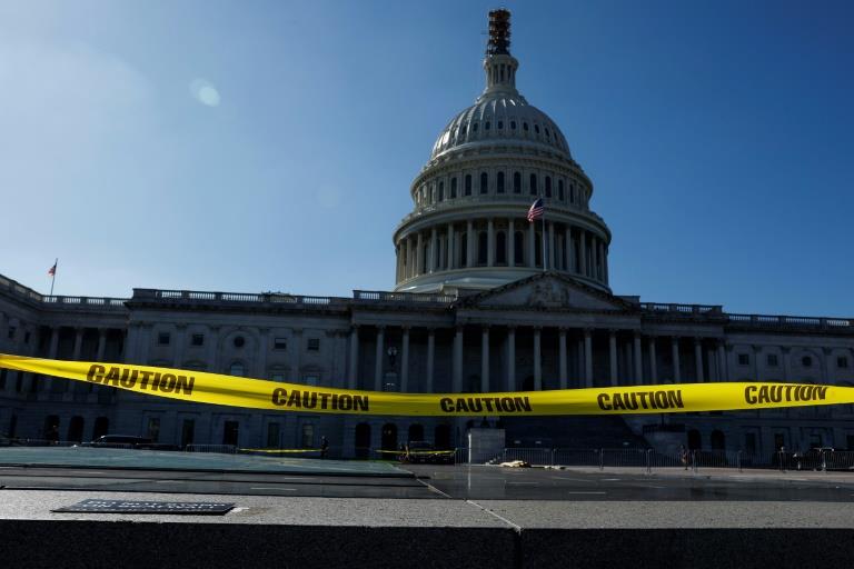 US government teeters on brink of shutdown with no deal in view
