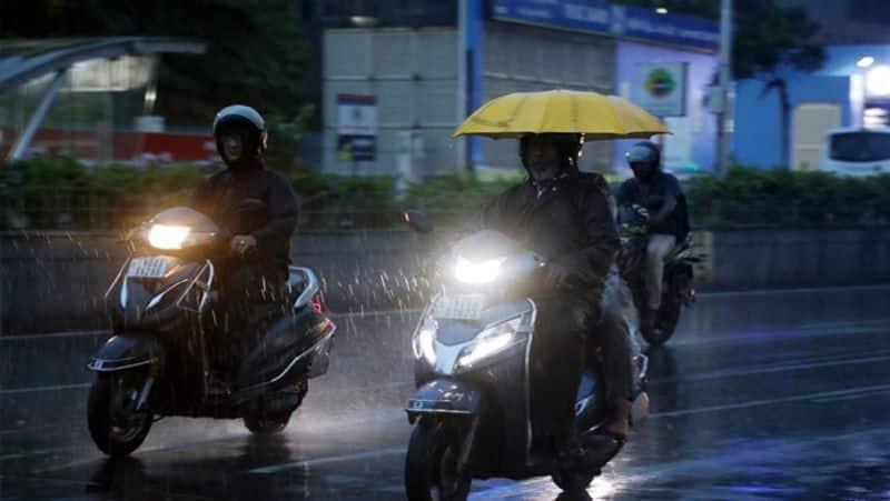 Kerala News LIVE: Heavy Rainfall Continues To Lash Kerala; Yellow Alert In 5 Districts
