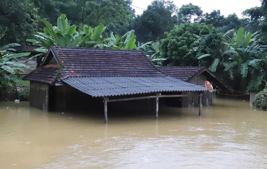 Floods Kill 9 In Vietnam